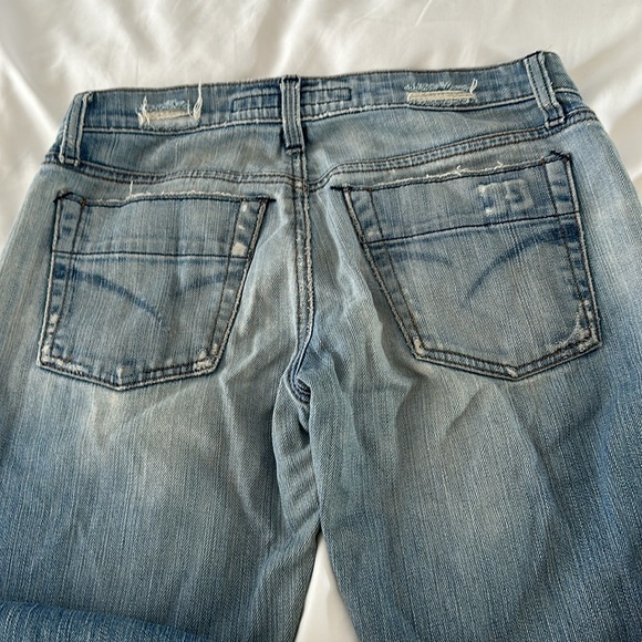 Joe’s jeans size 26 distressed and worn - Picture 4 of 7